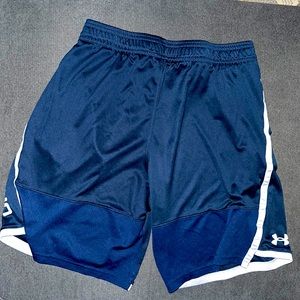 ✅Under Armour shorts